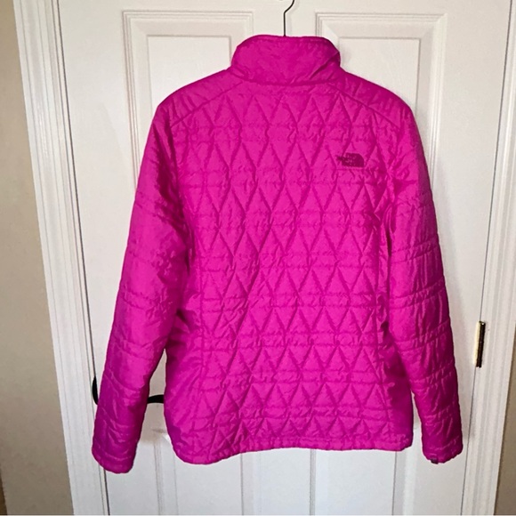 The North Face Pink Quilted Jacket ✨ - Picture 6 of 12